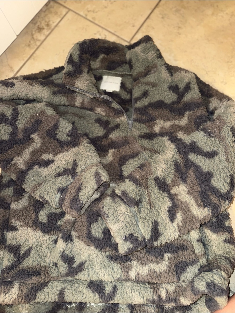 American Eagle Outfitters Green Camo Faux-Sherpa Quarter-Zip Jacket